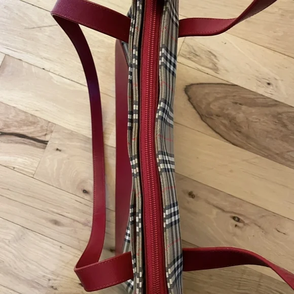 Vintage Burberrys Nova Check Tote Red Leather Trim - Picture 9 of 11